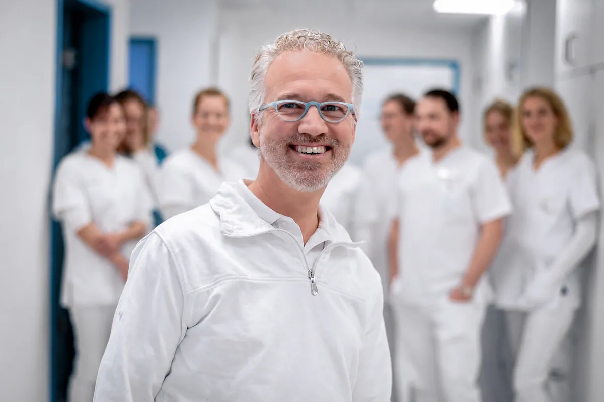 Porträt von Dr. Nils Reupke, Tierarzt für Innere Medizin und Chirurgie der Kleintierpraxis Cremlingen