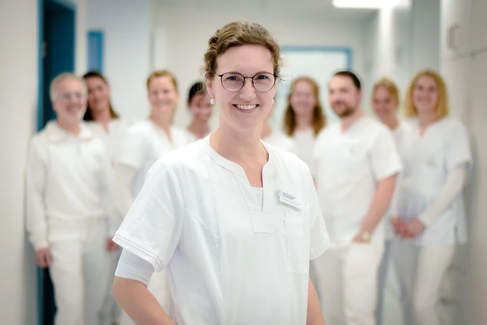 Portrait of Julia Gaitzsch, veterinarian for internal medicine and dermatology at Kleintierpraxis Cremlingen