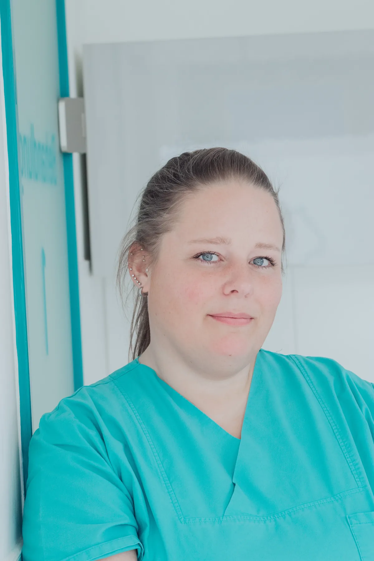 Portrait of Lisa Arnecke, veterinary nurse at Kleintierpraxis Cremlingen