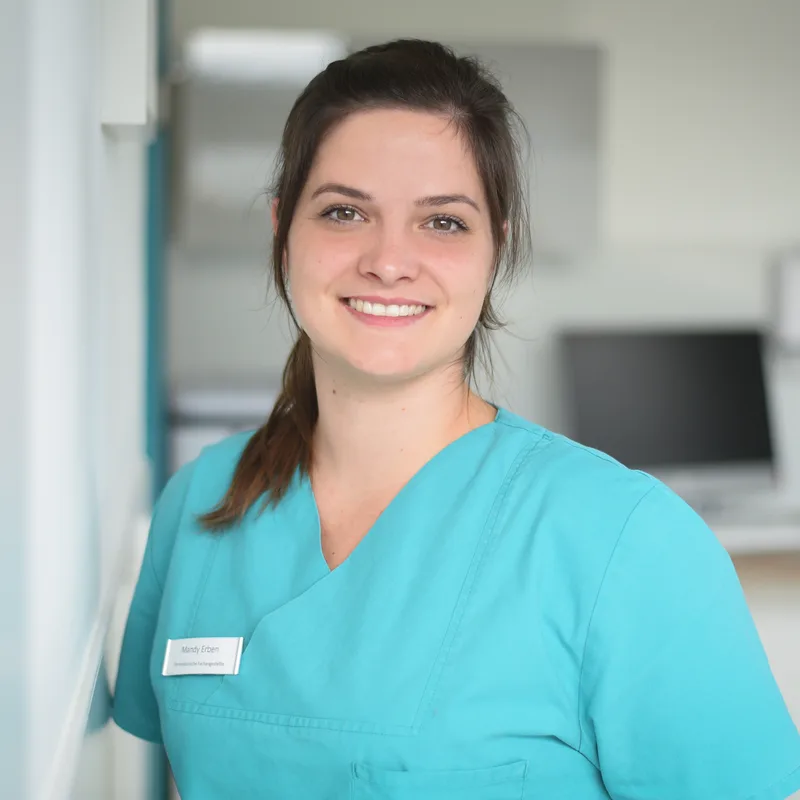Portrait of Mandy Buck, veterinary nurse at Kleintierpraxis Cremlingen