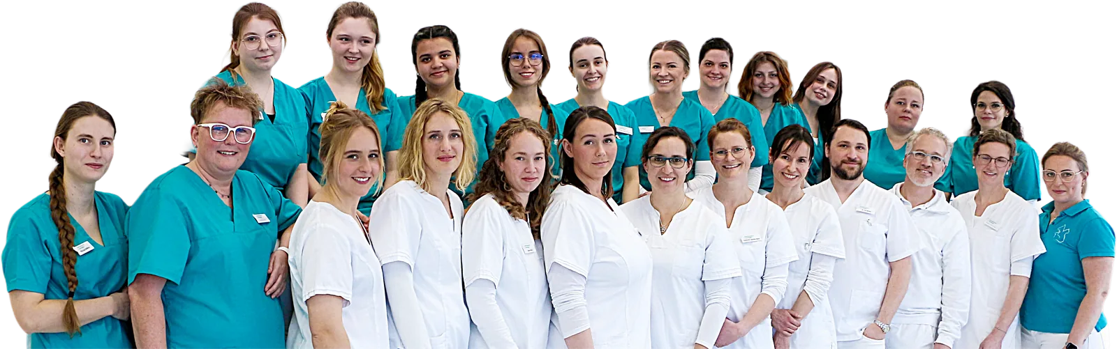 Das gesamte Team der Kleintierpraxis Cremlingen — rund 25 Tierärztinnen, Tierärzte und Tiermedizinische Fachangestellte.